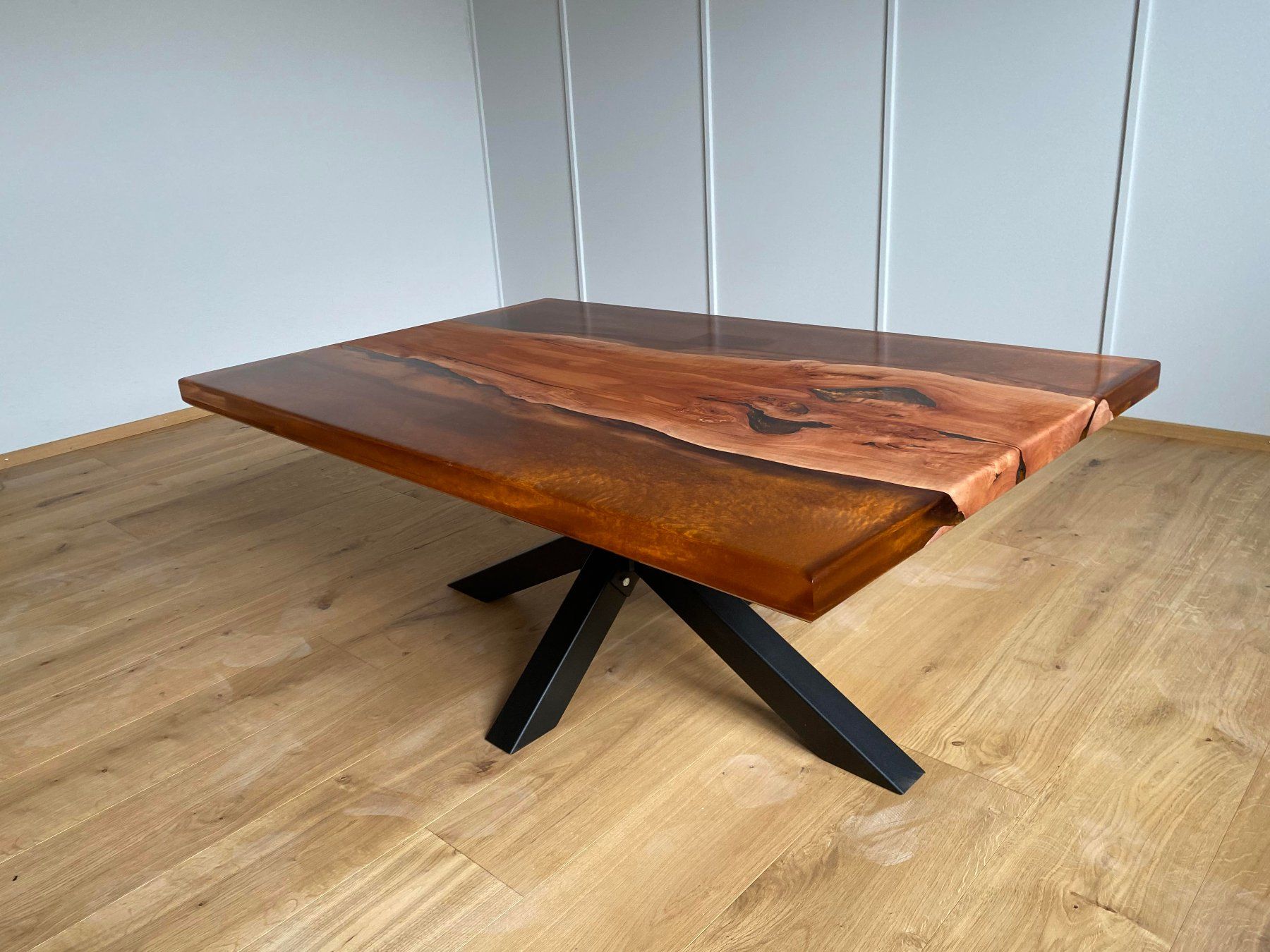 Tische: Epoxy XXL Salontisch **Kupfermetallic** – Gebraucht aus Niederuzwil von gullipulli