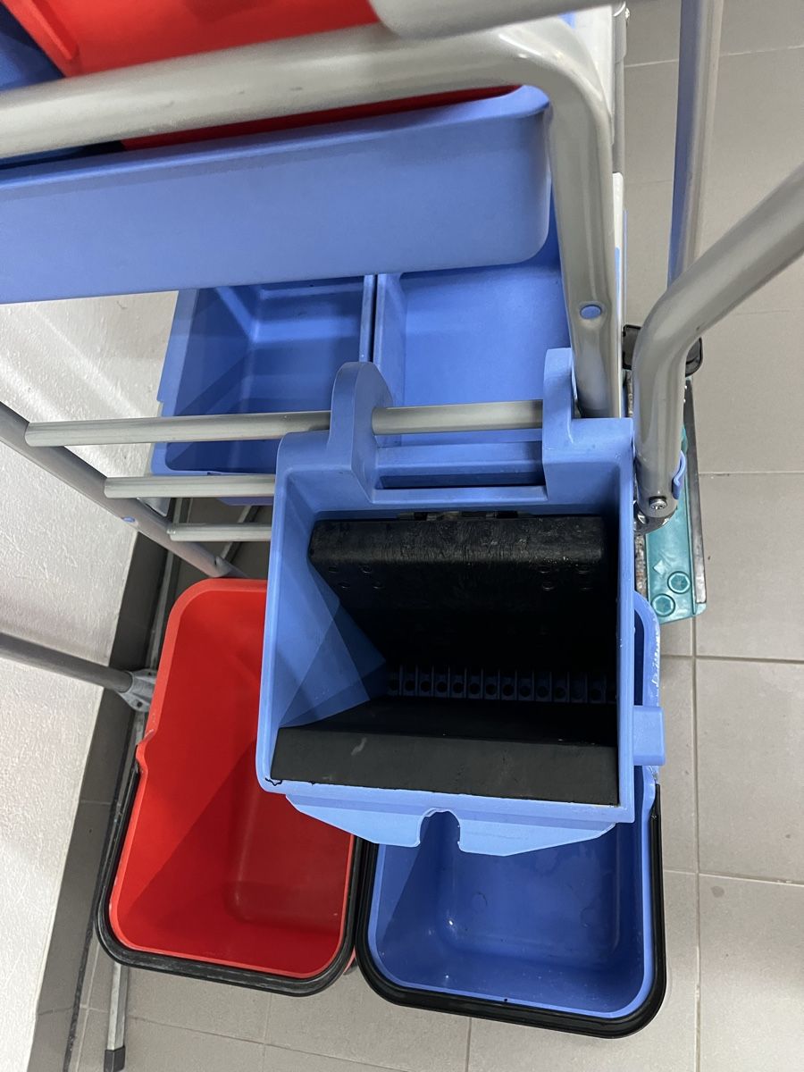 Altro in Apparecchi per la pulizia: Putzwagen Wibis – Usato da Neerach venduto da fuz_8d7l 2