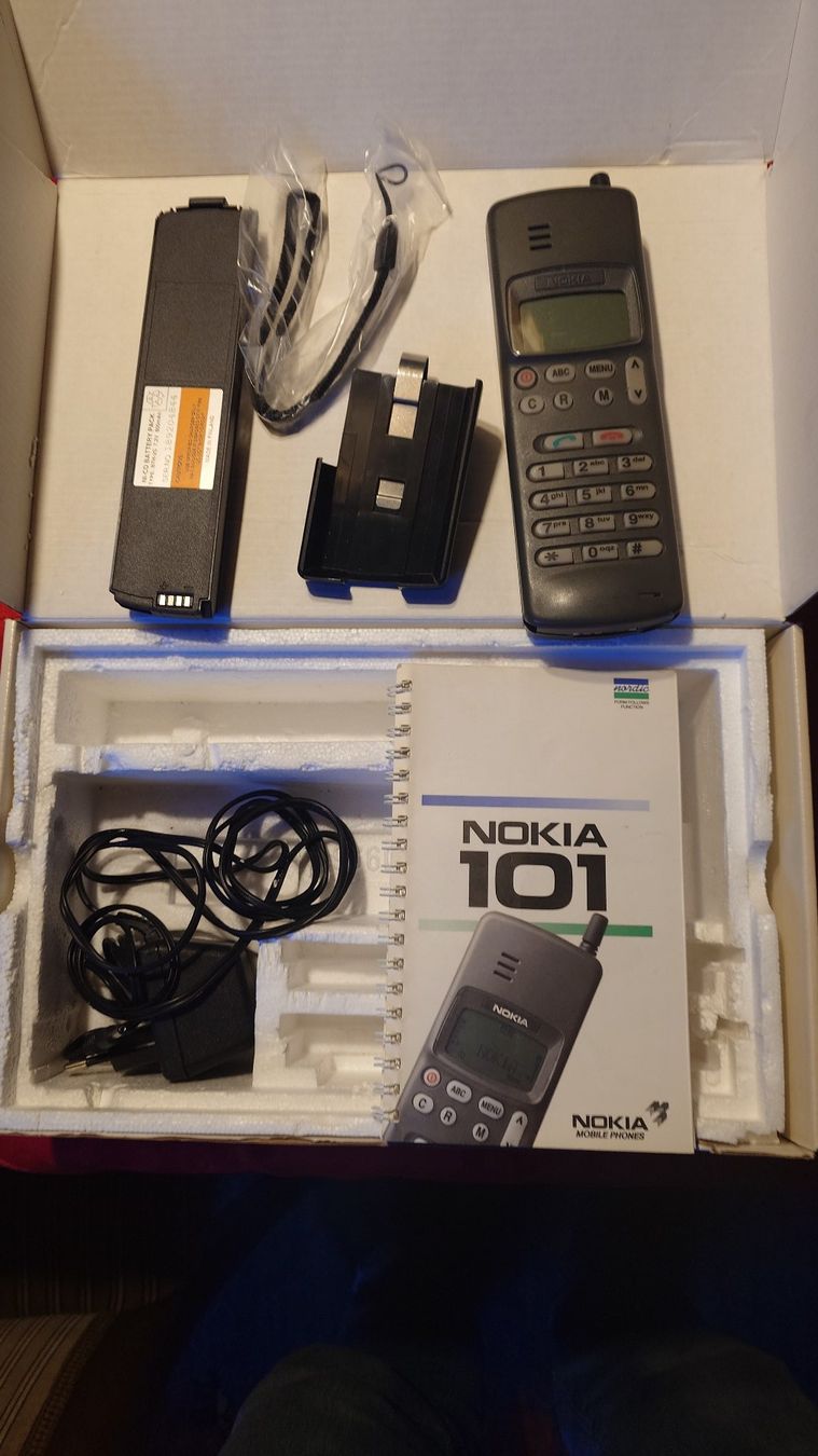 Nokia Telefoni cellulari / Smartphones: Nokia 101 Oldtimer Handy,  in Originalverpackung – Usato da St.Gallen venduto da Kaktus5 1