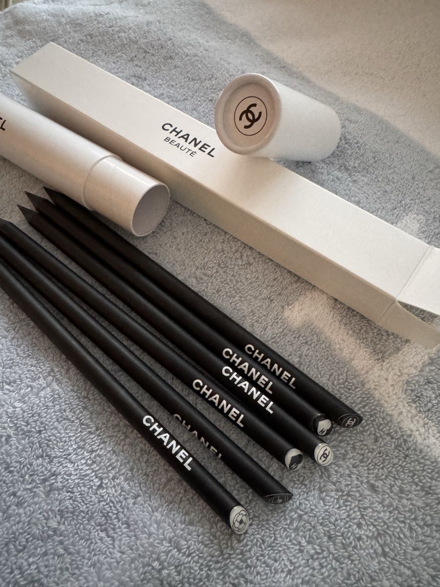 Matite, matite colorate & gessi: Chanel 6 crayons à dessins – Nuovo e nell'imballaggio originale da Genève venduto da Allisgood 6