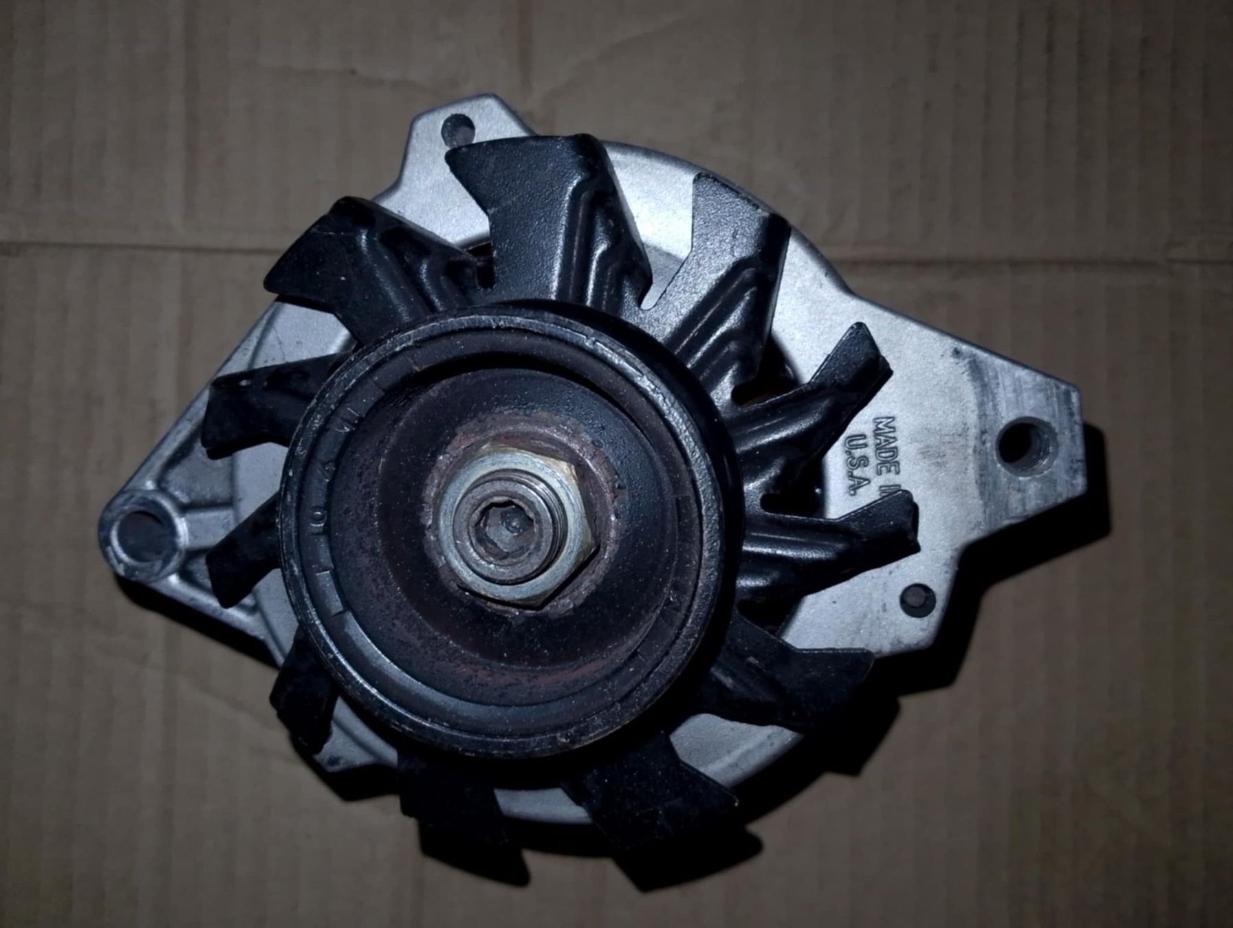 GM Tutti pezzi di ricambio auto: Alternator  GM 3 – Usato da Niedergösgen venduto da usc_tt5r 1