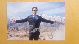 Robert Downey Jr., Original Autogramm auf Foto in Farbe