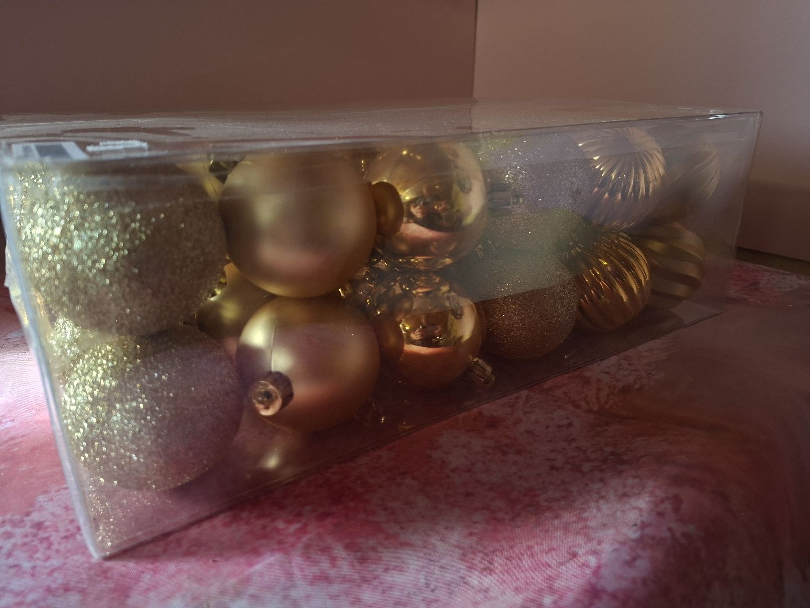 Tutte le decorazioni: neu: Set mit 68 Weihnachtskugeln goldfarben Kunststoff  – Nuovo e nell'imballaggio originale da Nassen venduto da verrueckt 9