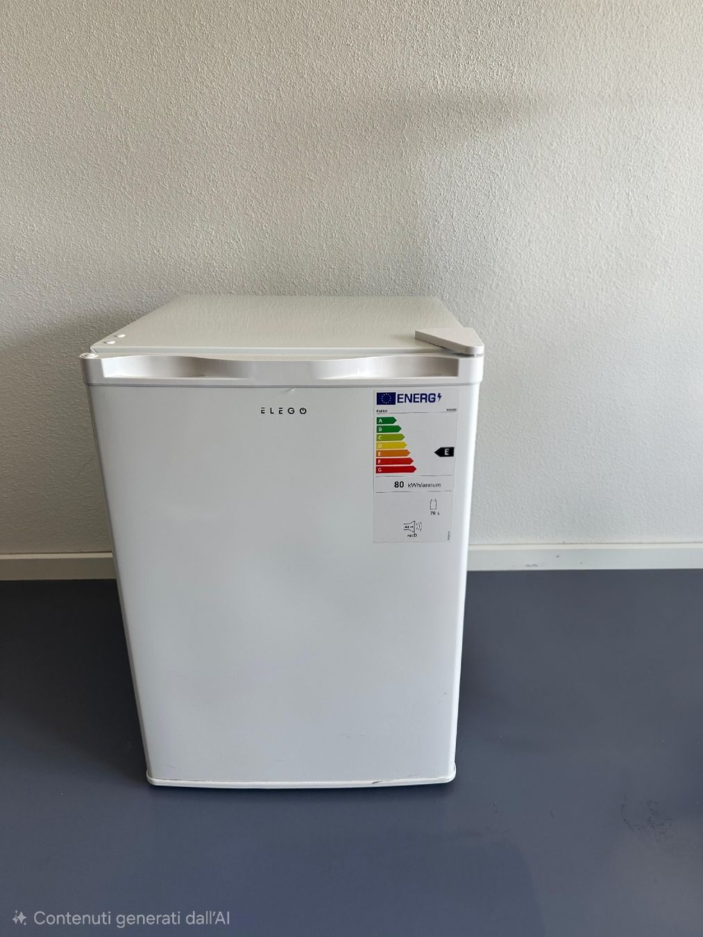 Kühlschrank: Kühlschrank ELEGO 70L mit Gefrierfach – Gebraucht aus Zürich von has_lvv7