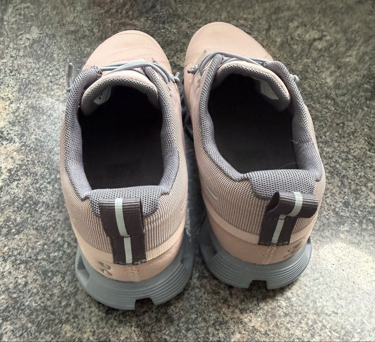 On Scarpe da donna: On Cloud 5 Grösse 37 NEU Rosa – Nuovo (secondo la descrizione) da Reinach AG venduto da rompusori 2