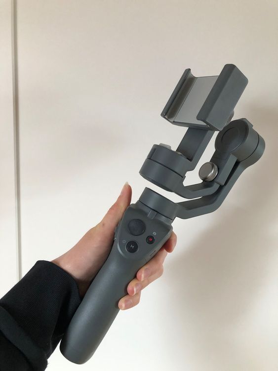DJI Osmo Mobile 3 Stabilisateur de cardan à 3 axes