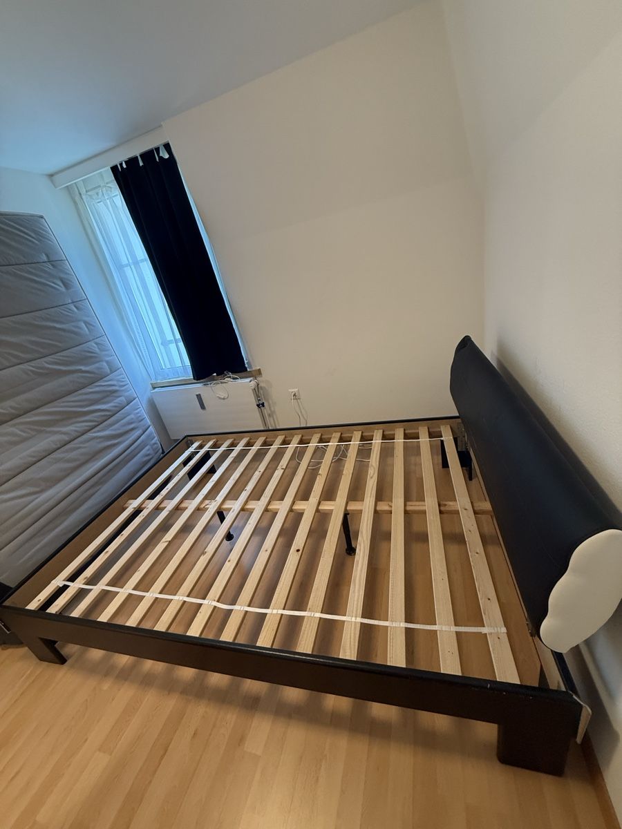 Betten: Gebrauchtes Bettgestell 200cm x 140cm – Gebraucht aus St. Gallen von klu_5mkg