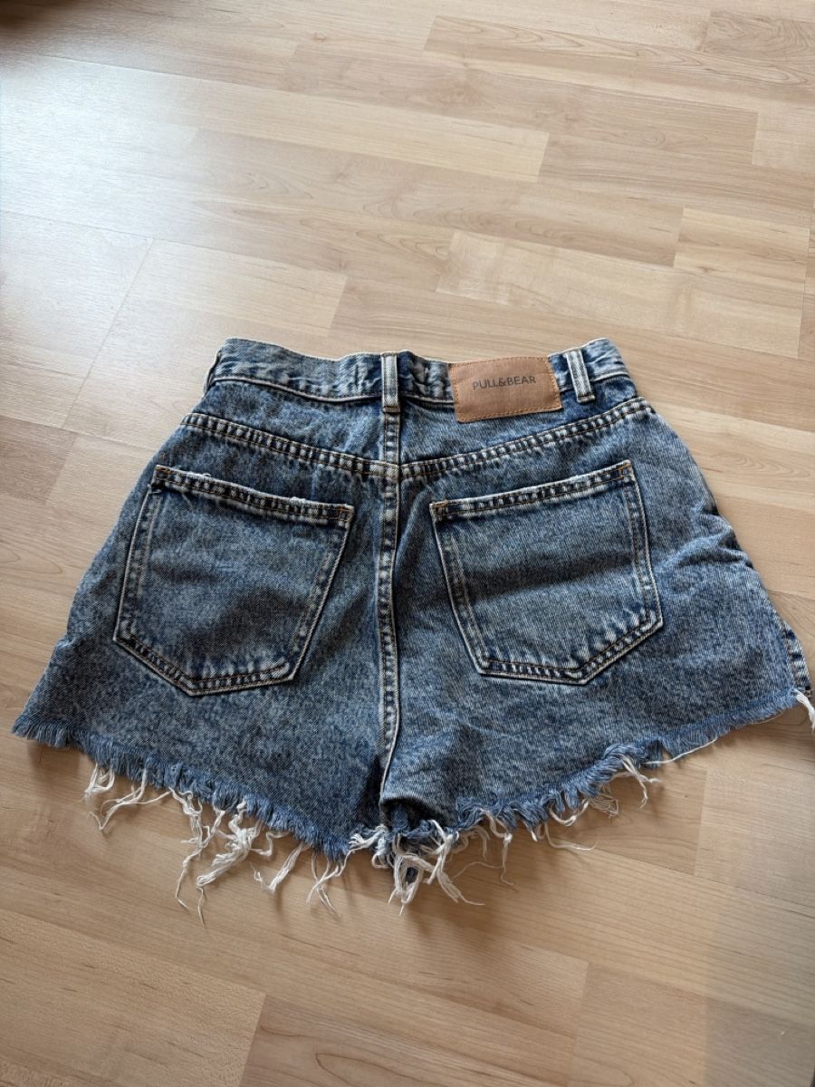 Pull&Bear Jeans: Pull&bear Hotpants – Usato da Röschenz venduto da Roxywittlin 1