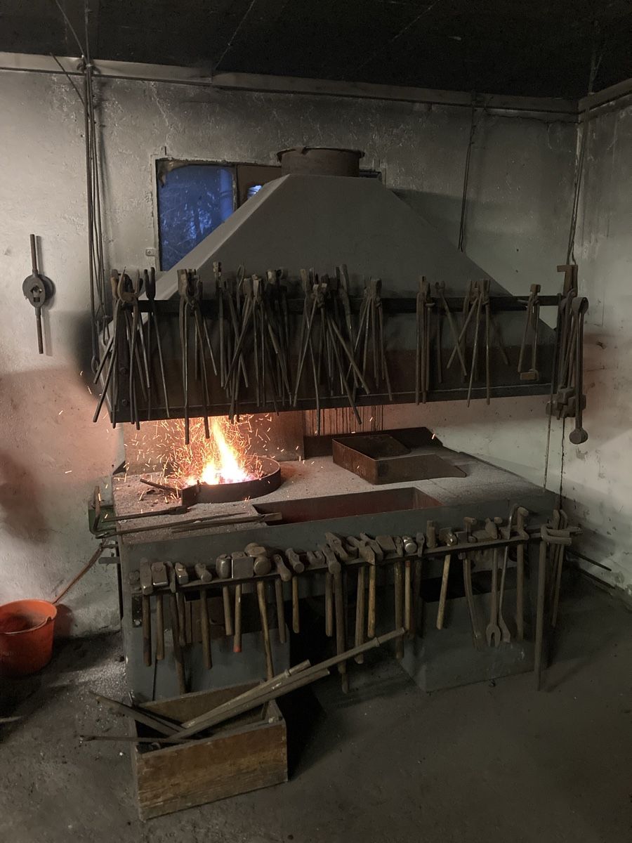 Tutti gli attrezzi: Forge double foyer  – Usato da Maules venduto da AValet