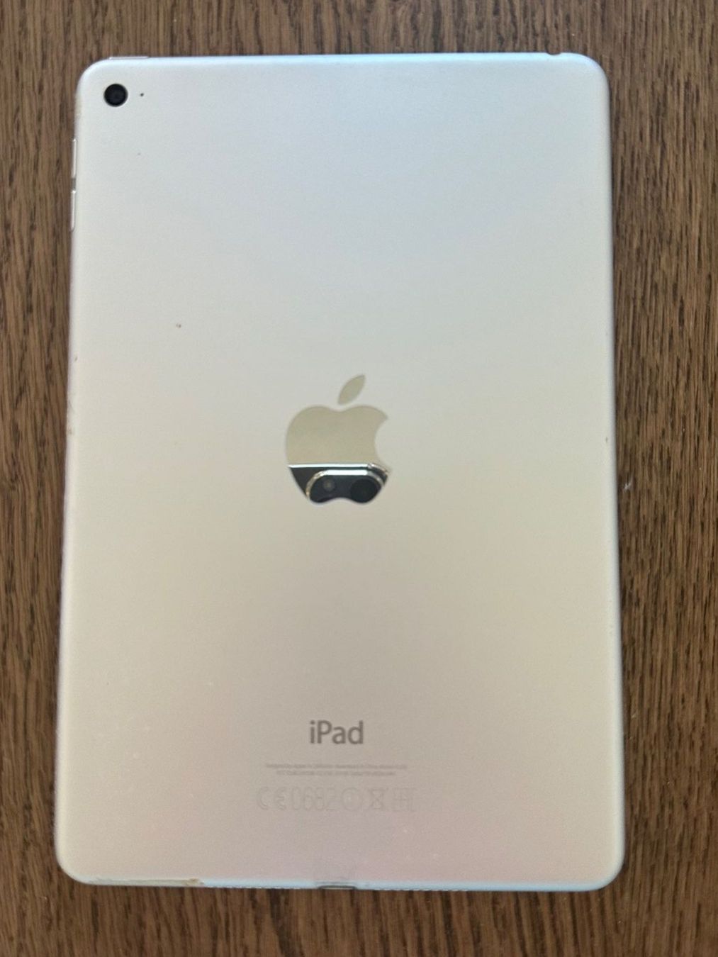 Apple Tablettes PC: iPad mini (2015) – D'occasion à Pfäffikon ZH par AnjaAlbertin 1