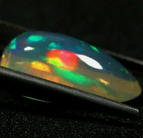 Pietre preziose: Ethiopian Welo Opal 4.50 Cts #B8 – Usato da Laupersdorf venduto da J69T
