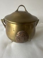 Antiker Messing Topf mit Deckel und Gravur, ca. 11,5cm hoch
