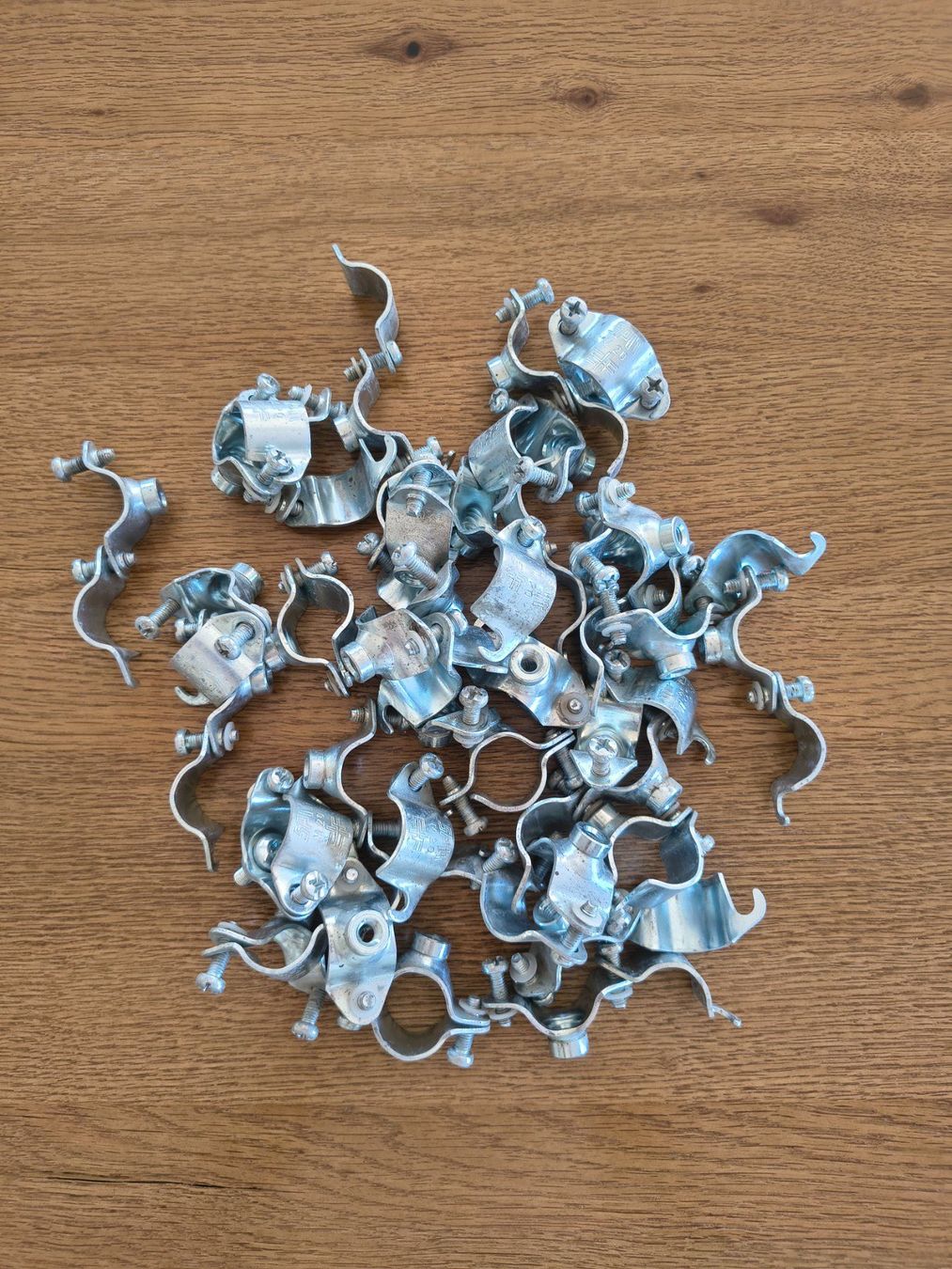 Supporti a parete: 35x Rohrschelle Spit 20mm verzinkt – Usato da Neudorf venduto da fab_7tbj 2