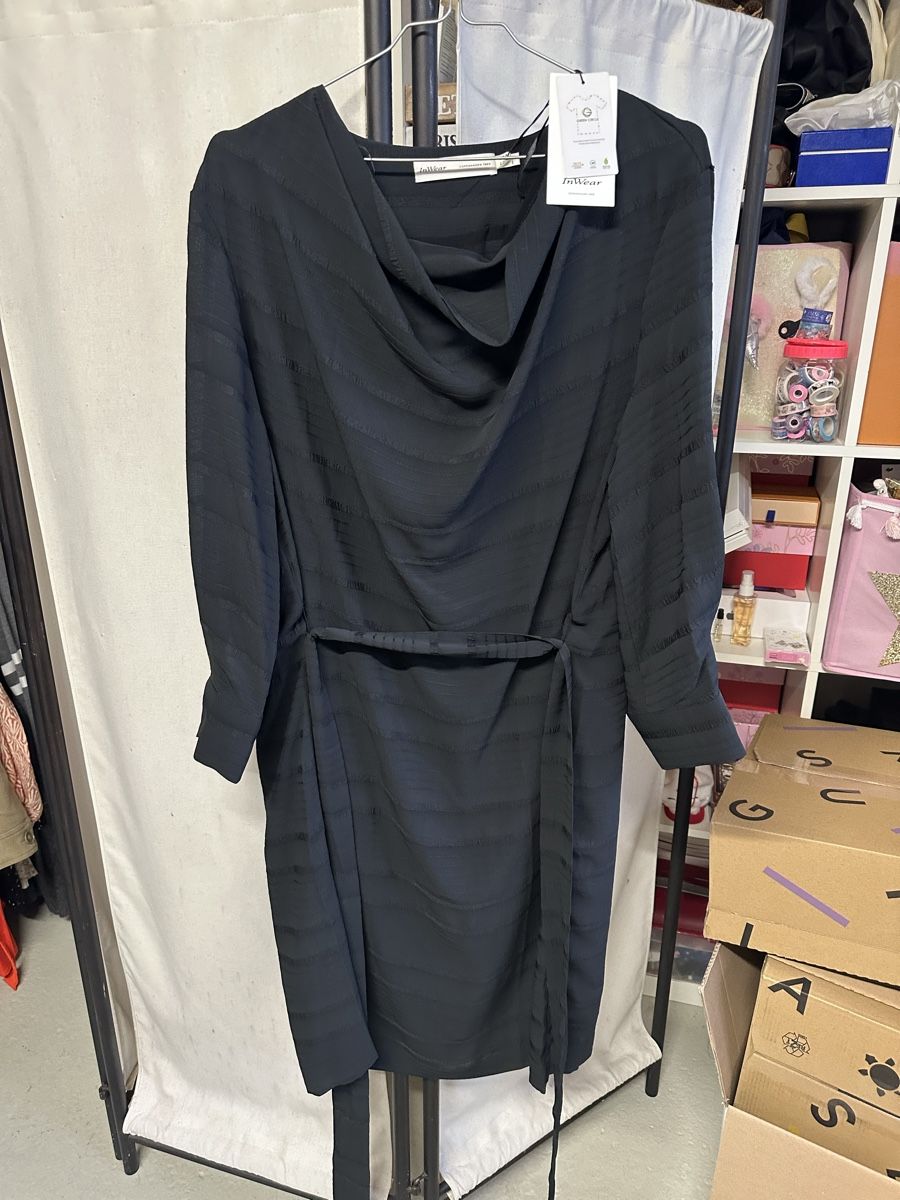 Vestiti: Dress size 44 new with tags – Nuovo (secondo la descrizione) da Mendrisio venduto da ketolin
