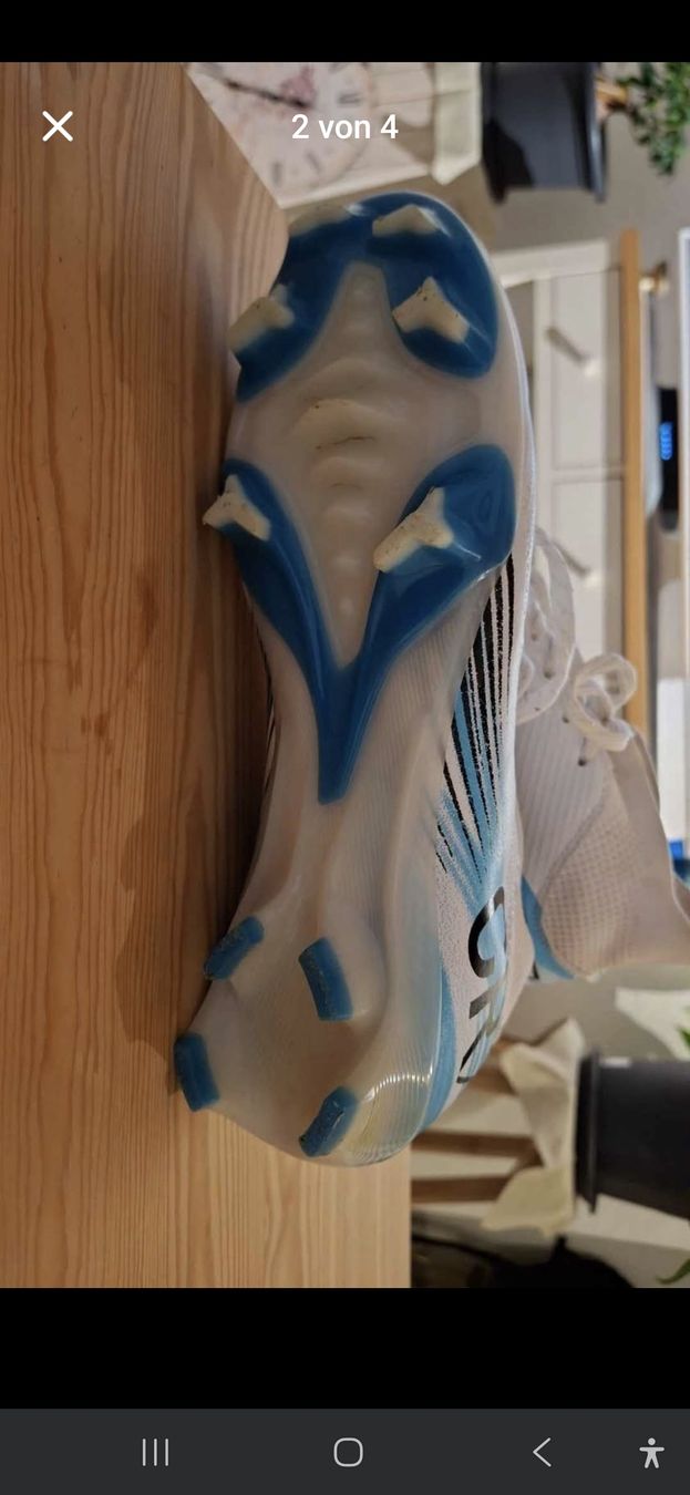 Scarpe da uomo: Fussball schuhe,grösse 39 klein geschnitten – Usato da Herzogenbuchsee venduto da marisav176 1
