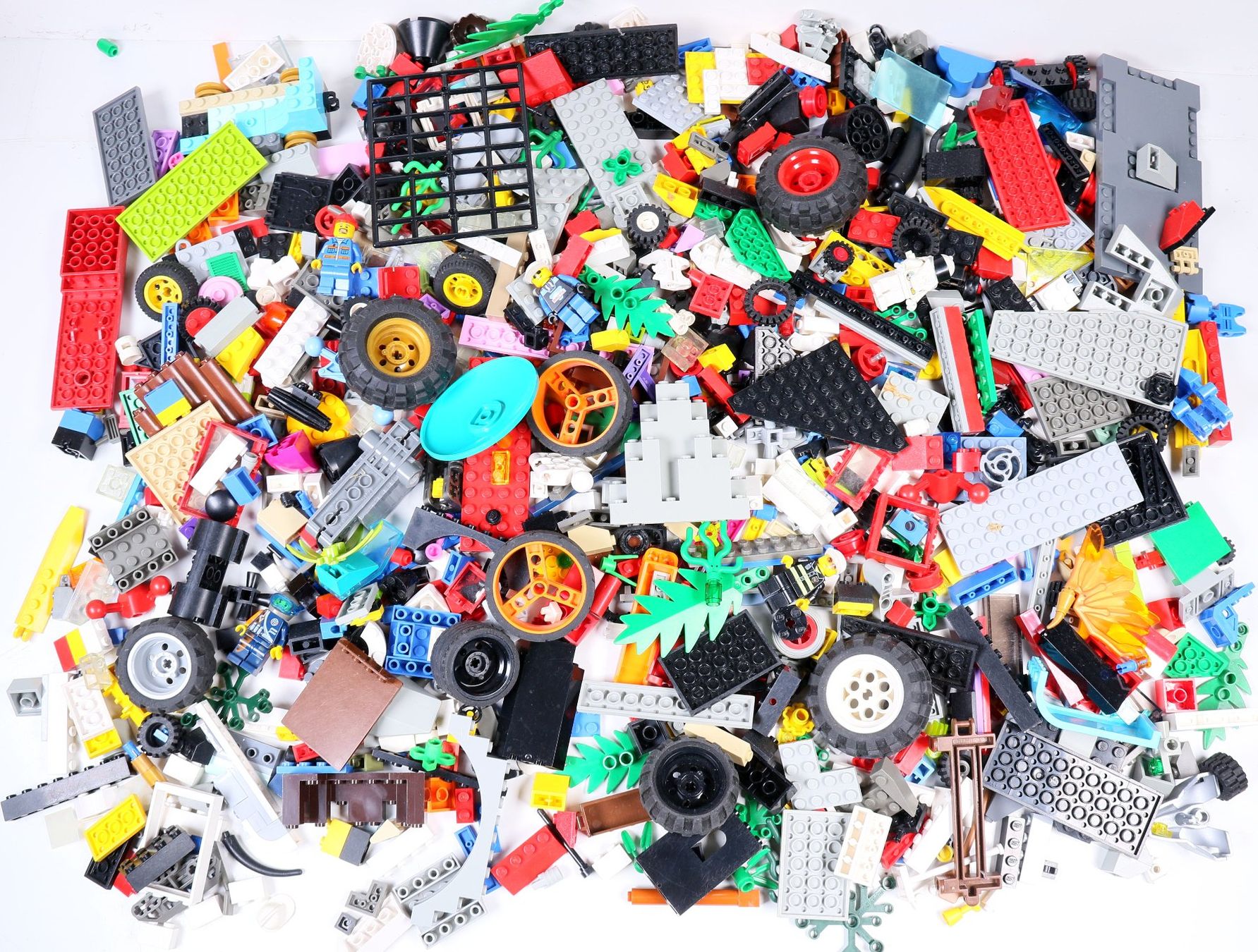 Lego Baukästen: 1.5 kg. Legoteile mit Minifiguren – Gebraucht aus Hettlingen von Scholi99