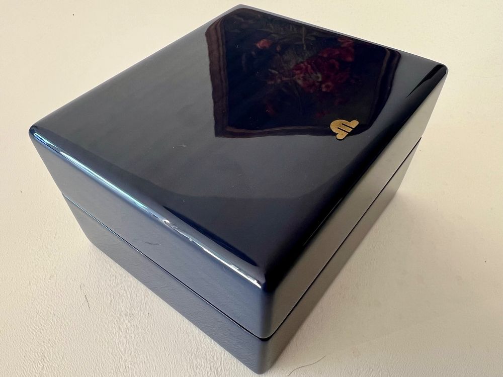 MAURICE LACROIX blue precious wood box, with outerbox (Neu (gemäss ...