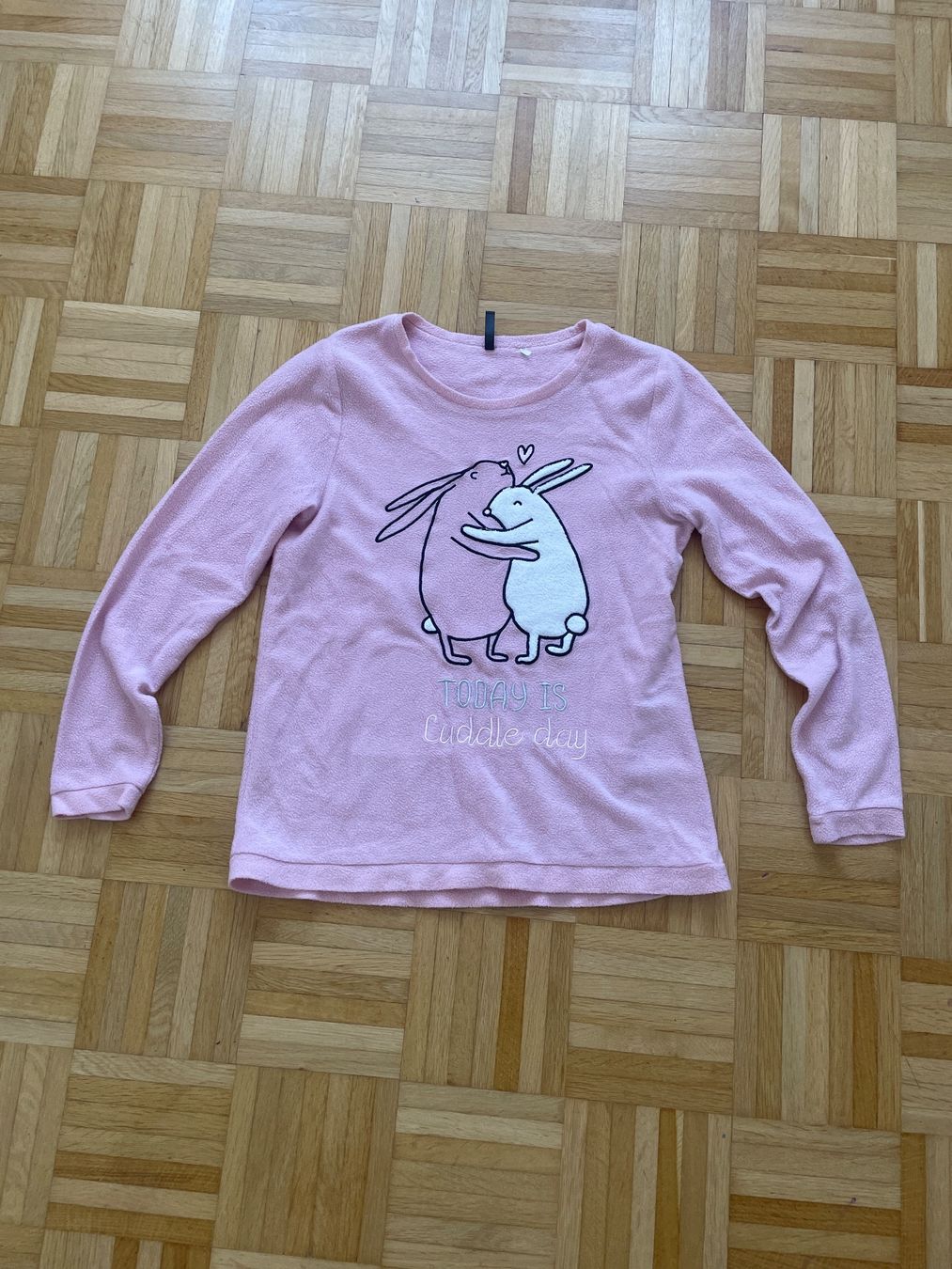 Pullover & Sweatshirts: Pullover rosa mit Hasenprint Damen Grösse S neuwertig – Gebraucht aus Biel/Bienne von Fashionstrasse1