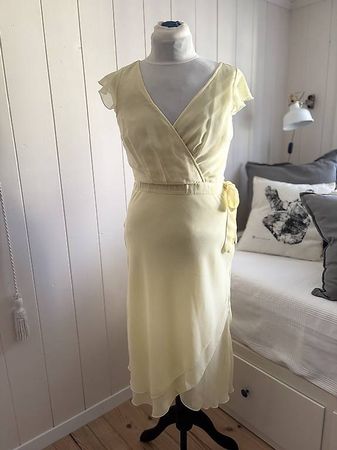 Sommerkleid hellgelb Wickeloptik (Gr. S) 