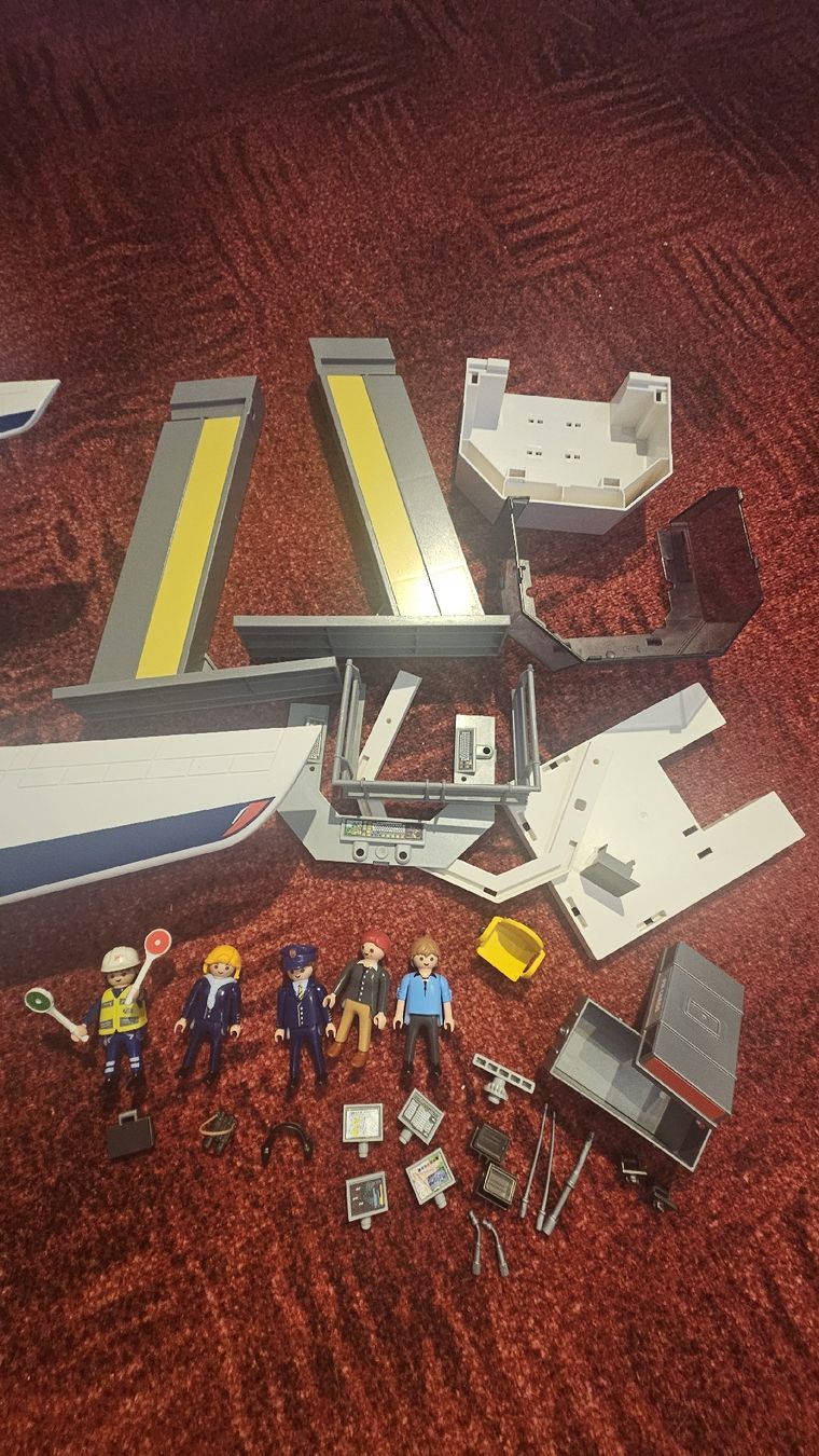 Playmobil Spielzeuge: Playmobil Passagierflugzeug mit Tower 5261-A  – Gebraucht aus Rudolfstetten von Hoppel17 3