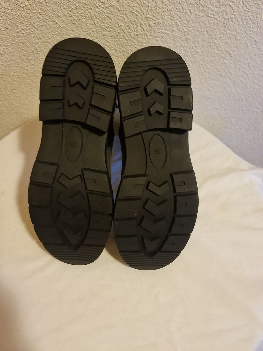 Damenschuhe: Robuste Winterstiefel,  Grösse 39 – Neu und originalverpackt aus triengen von fad_g29d 4