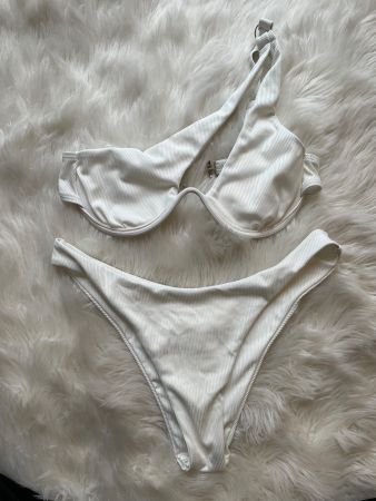 Weisses Bikini Set, neu, Grösse S - Top Zustand