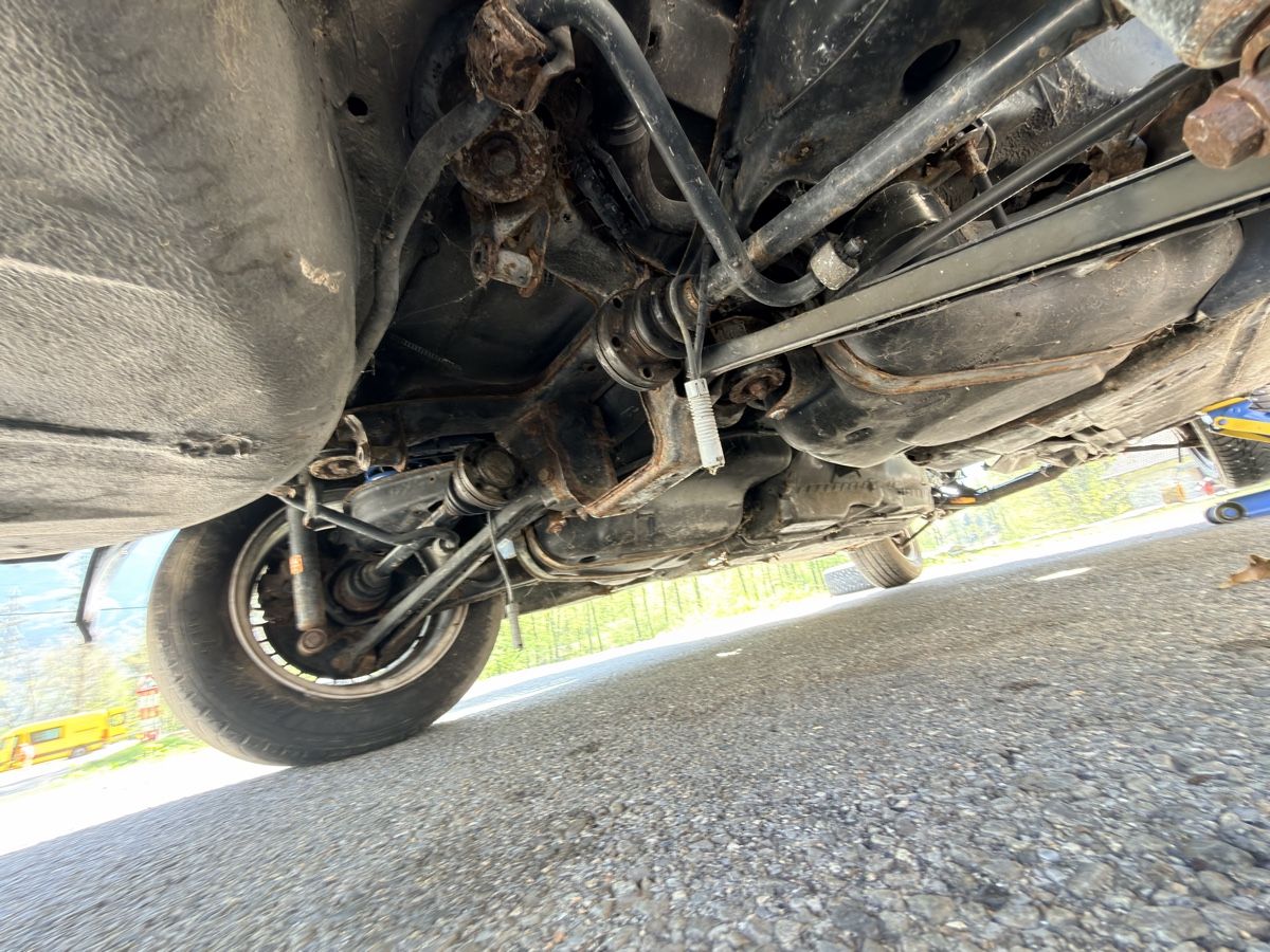 BMW Tutti pezzi di ricambio auto: Bmw 325i e36 chassis – Difettoso da Biasca venduto da dam_v27g 9