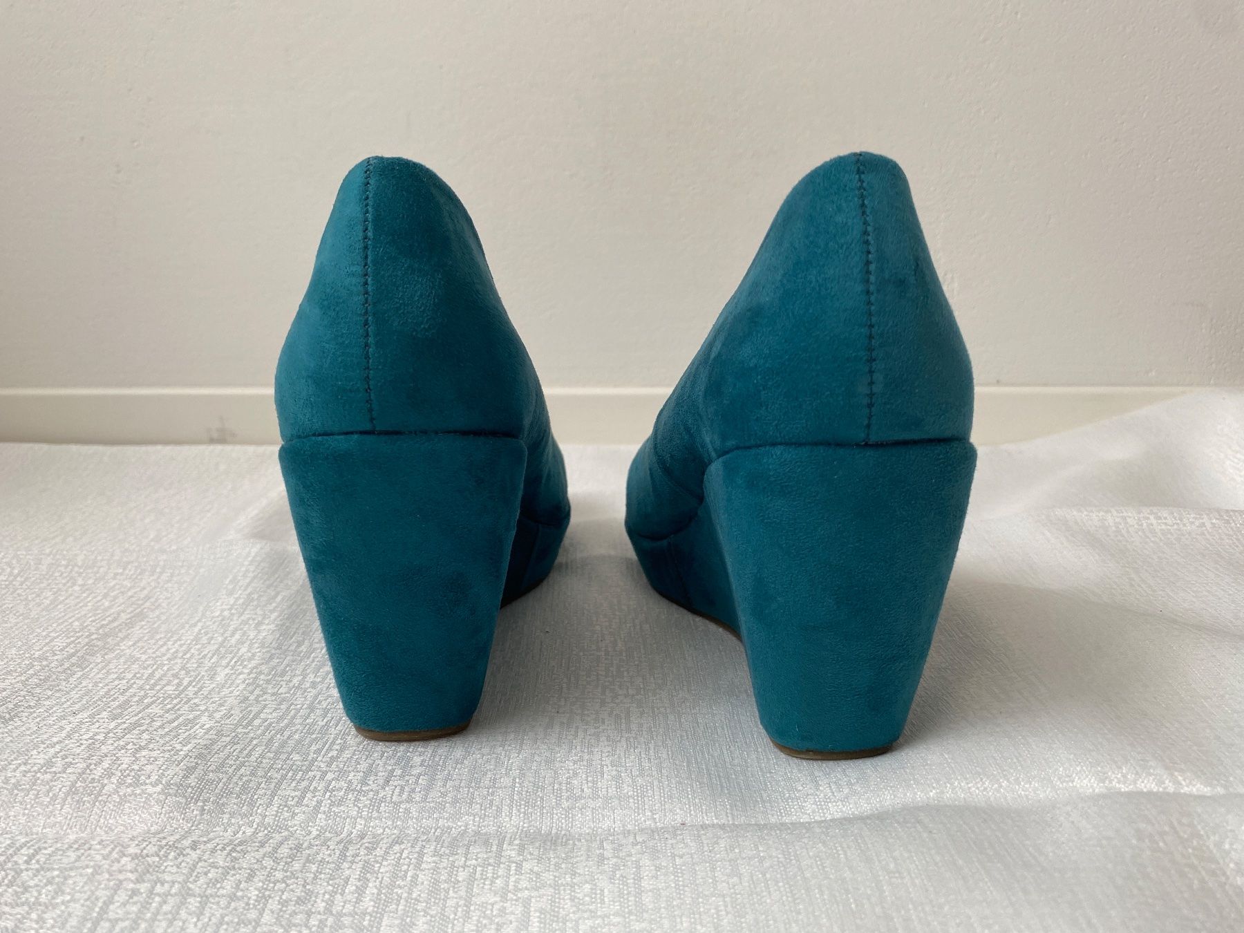 Chaussures femmes: Schuhe mit Keilabsatz in Wildleder-Optik – Neuf (Voir description) à Hausen AG par corinne_g 4