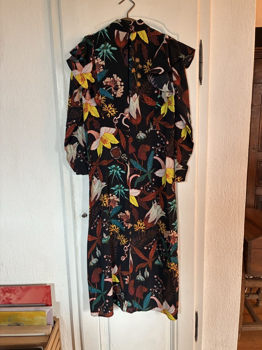 H&M Kleider: Robe col Mao H&M – Gebraucht aus Delémont von Jinjule