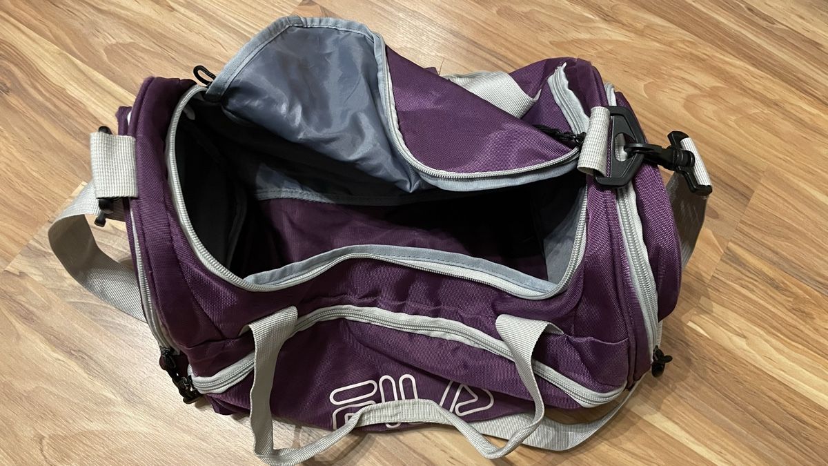 Fila Kindertaschen: FILA Sporttasche Lila – Gebraucht aus Neuenkirch von balani