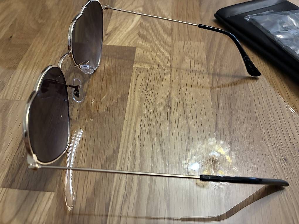 Lunettes & Verres: Lunettes à soleil neufs de marque – D'occasion à Ménières par 30A 1