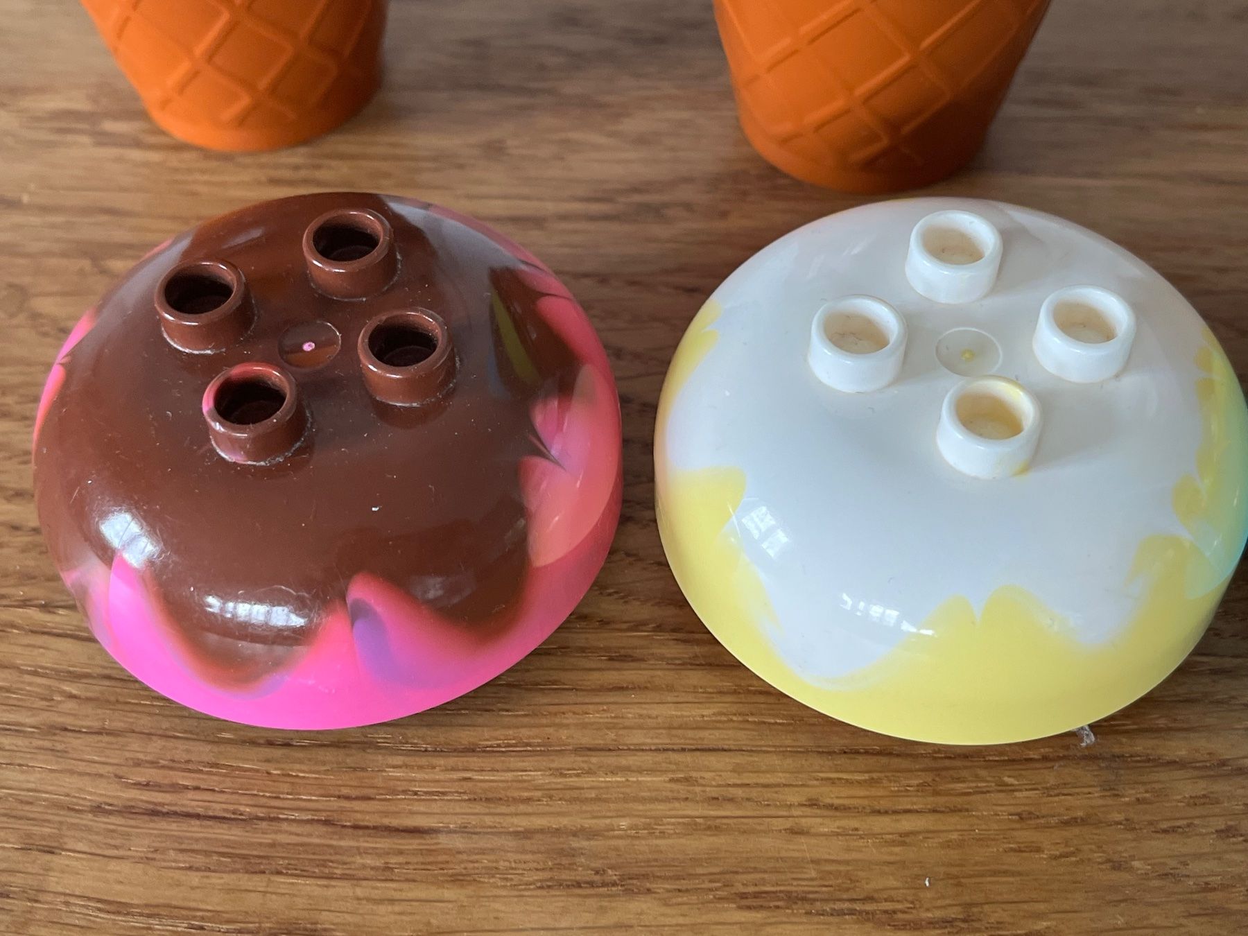 Lego Figuren: Lego Duplo Eisspass Eis Eiswaffel Ice cream Eistüte – Gebraucht aus Ennetbaden von  1