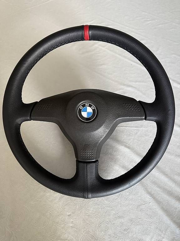 Toutes les pièces auto: Volant BMW E36 - Z3 – D'occasion à Sierre par Souto