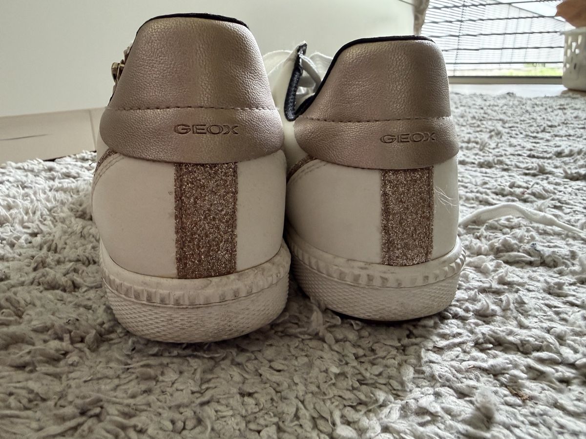 Geox Scarpe da donna: Geox white sneakers size 37 – Nuovo (secondo la descrizione) da Dietikon venduto da jor_hk5p 3