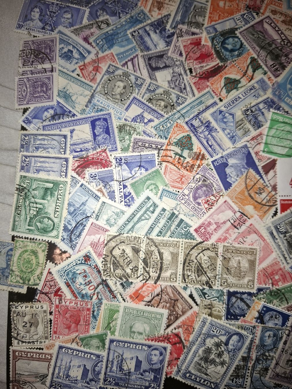 Tous les timbres: Lot Briefmarken Ausland 2# – D'occasion à Balgach par SIMEON27
