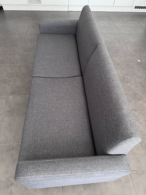 Divani: Canapé 3 places anthracite – Usato da Fribourg venduto da wor_lp9t 1