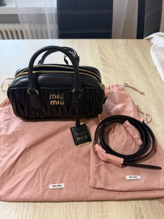 Neu - Miu Miu Arcadie matelassé nappa leather bag - Black
