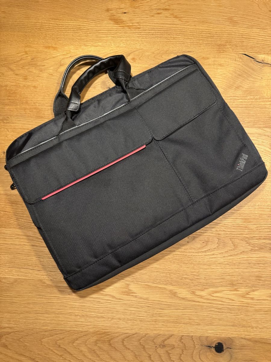 Lenovo Borse: Lenovo ThinkPad Laptoptasche mit Schultergurt – Nuovo (secondo la descrizione) da Mumpf venduto da Stanman 1
