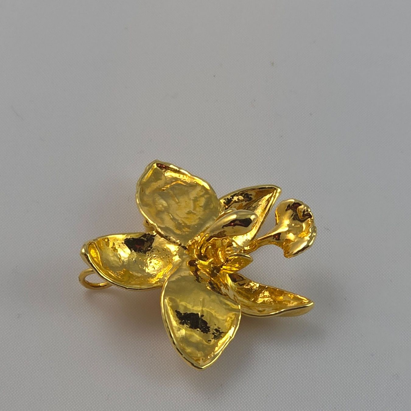 Spille & Fermagli: Kleine goldfarbene Brosche oder Anhänger    652 – Usato da Wald ZH venduto da Martin79