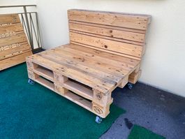 Palettenlounge fahrbar (Selfmade) mit Kissen