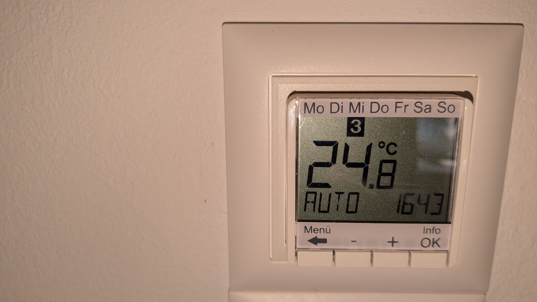 Sistema di controllo: UP-Uhrenthermostat/ Raumthermostat – Usato da Vordemwald venduto da Argi7