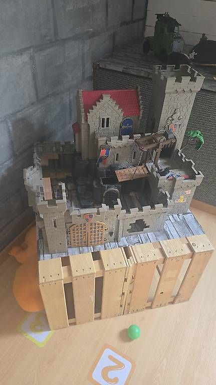 Giocattoli: Playmobil burg – Usato da Busswil BE venduto da Gunona