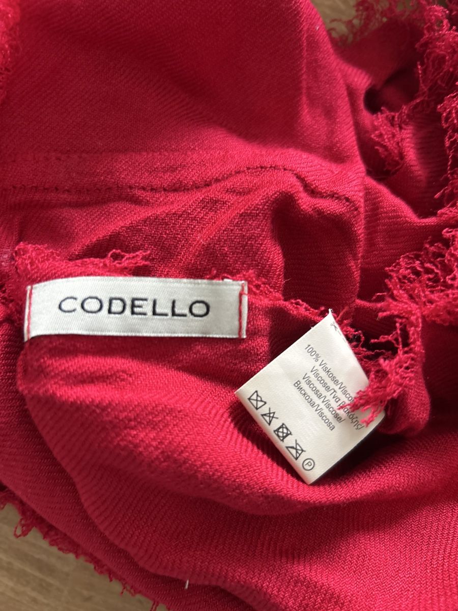 Codello Foulard & Sciarpe: Codello Loop Schal Rot, neuwertig! – Usato da Langnau im Emmental venduto da Iriss 1