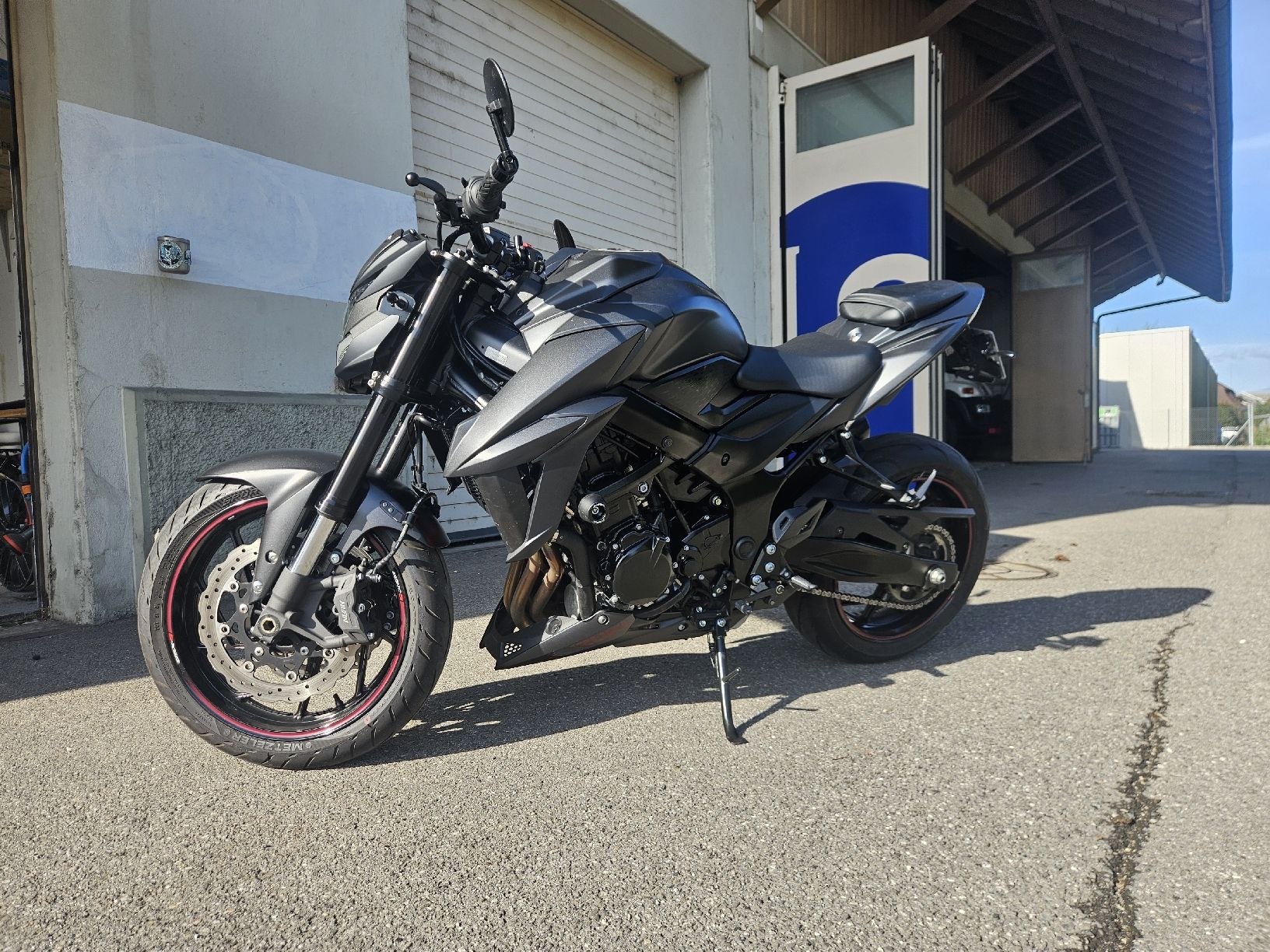 Suzuki Strada: Suzuki GSX-S750  – Usato da Münchenbuchsee venduto da Snowrieder 2