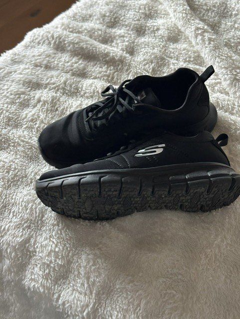 Scarpe da donna: Sneakers sketchers – Usato da Grossdietwil venduto da conniha 1
