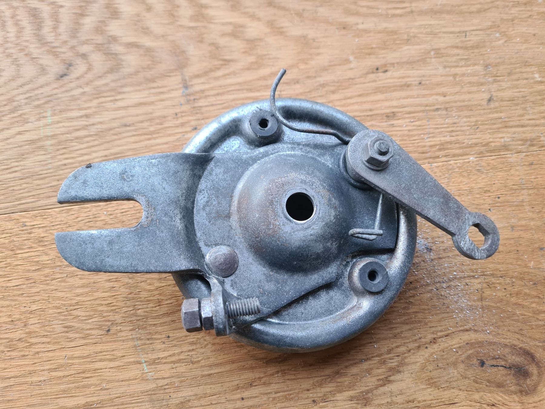 Sachs Ciclomotori: Vorderrad Bremsanker 90 mm – Usato da frümsen venduto da Sailem