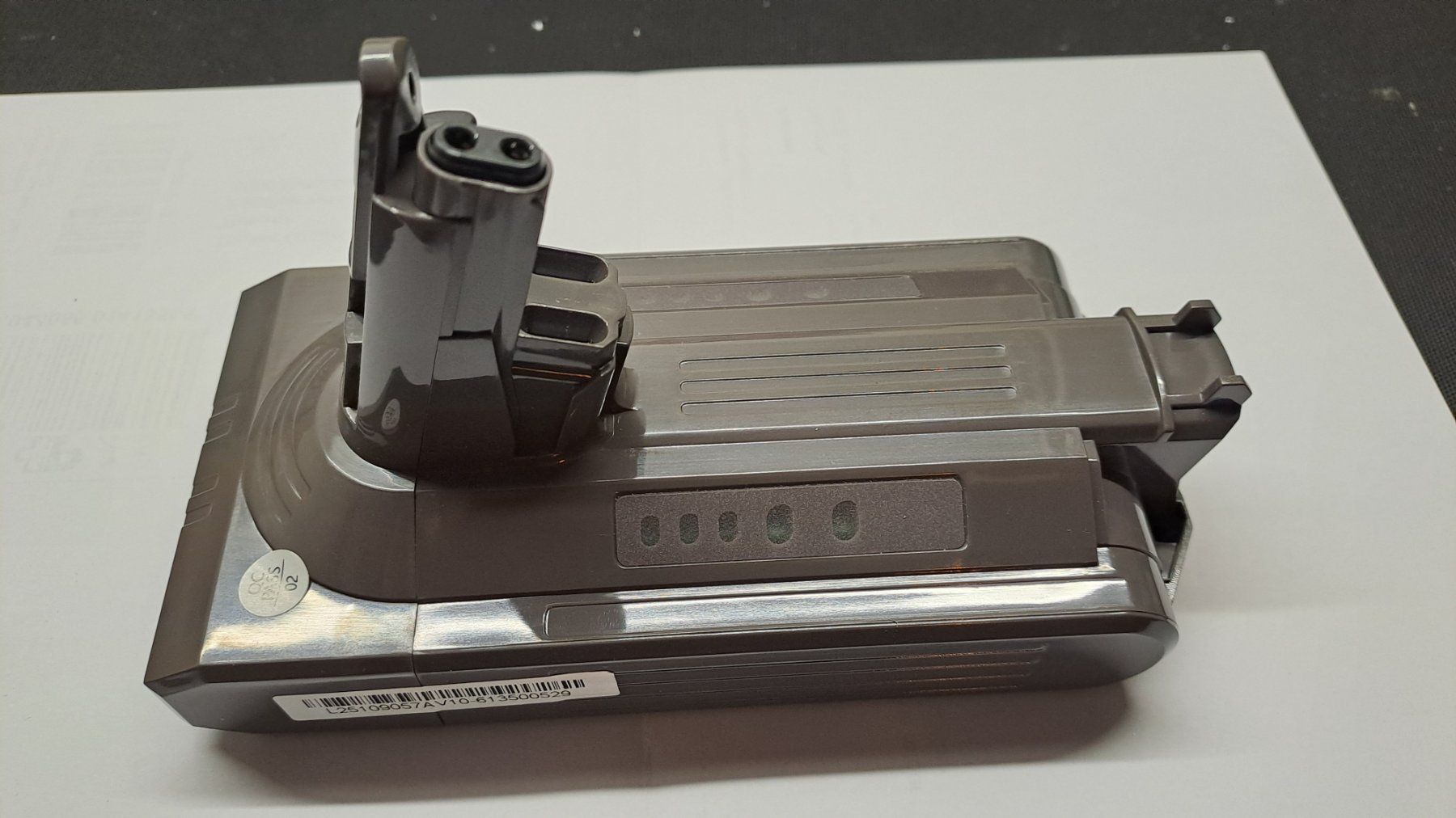 Dyson Accus & piles: Batterie neuve pour Dyson V10 – Neuf avec emballage d'origine à Cortaillod par FredM77