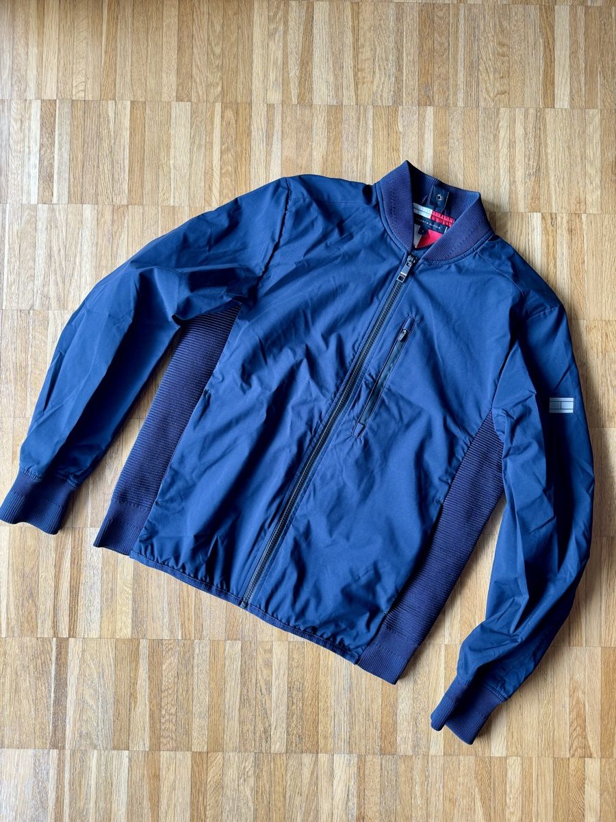 Tommy Hilfiger Jacken: Veste Tommy Hilfiger S – Neu (gemäss Beschreibung) aus Moutier von CaatSerra