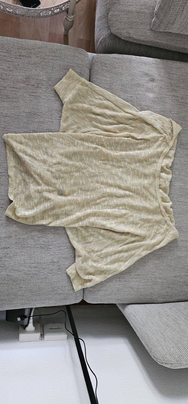 T-shirt: Damen Strickshirt gold – Usato da Zürich venduto da Yllka.ja 1