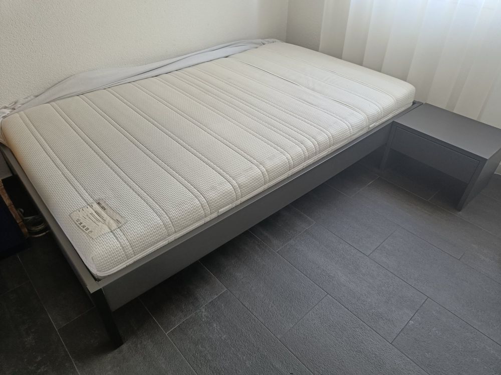Bett Mit Nachttische & Optional Matratze (Gebraucht) In Bettwiesen Für